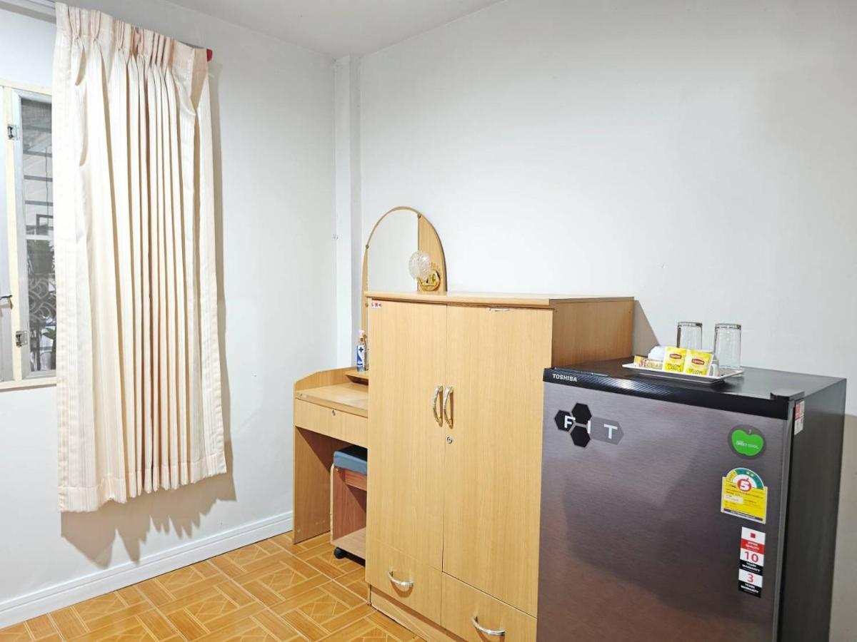 P.California Inter Hostel Nang Rong Zewnętrze zdjęcie