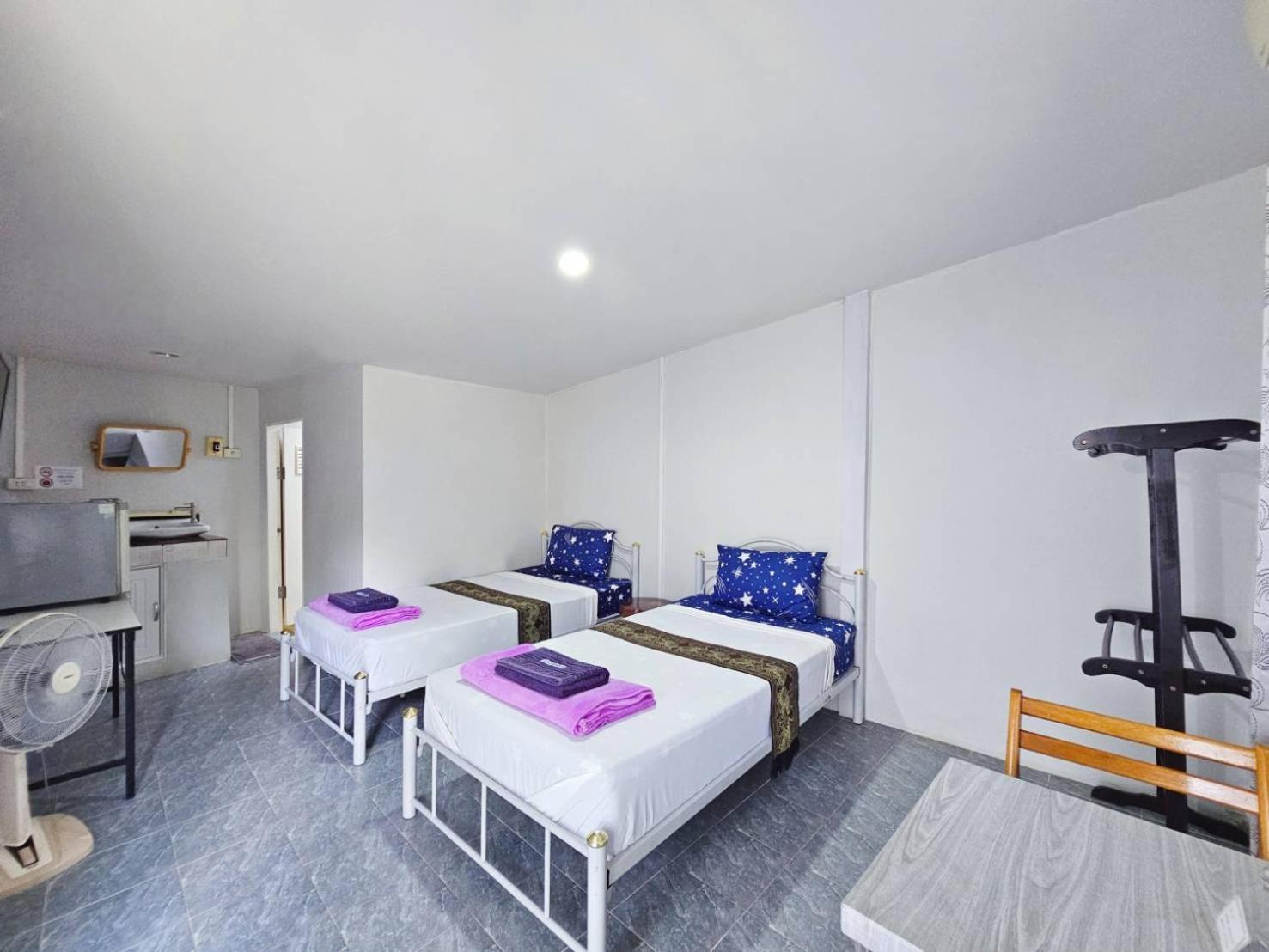 P.California Inter Hostel Nang Rong Zewnętrze zdjęcie