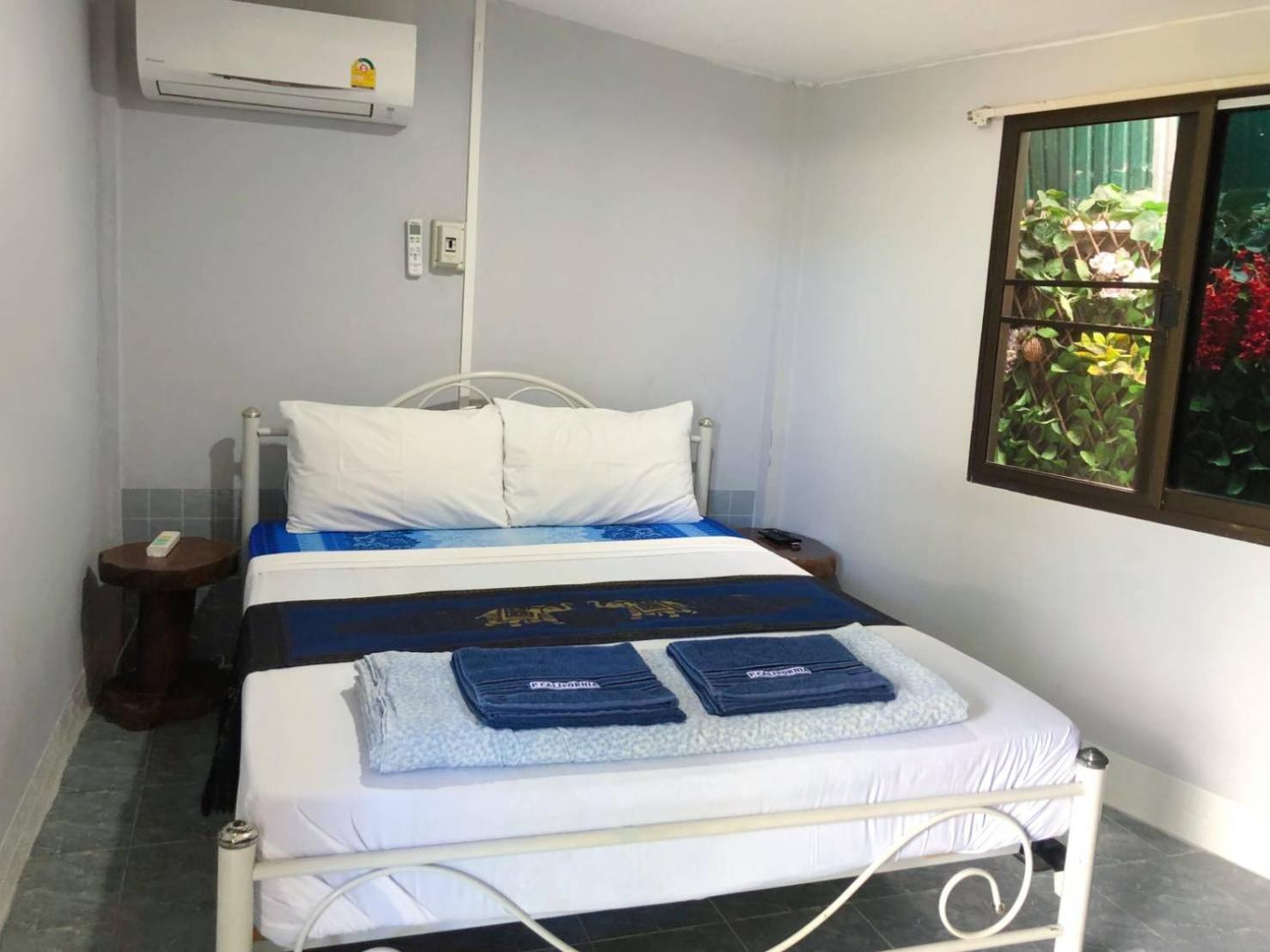 P.California Inter Hostel Nang Rong Zewnętrze zdjęcie
