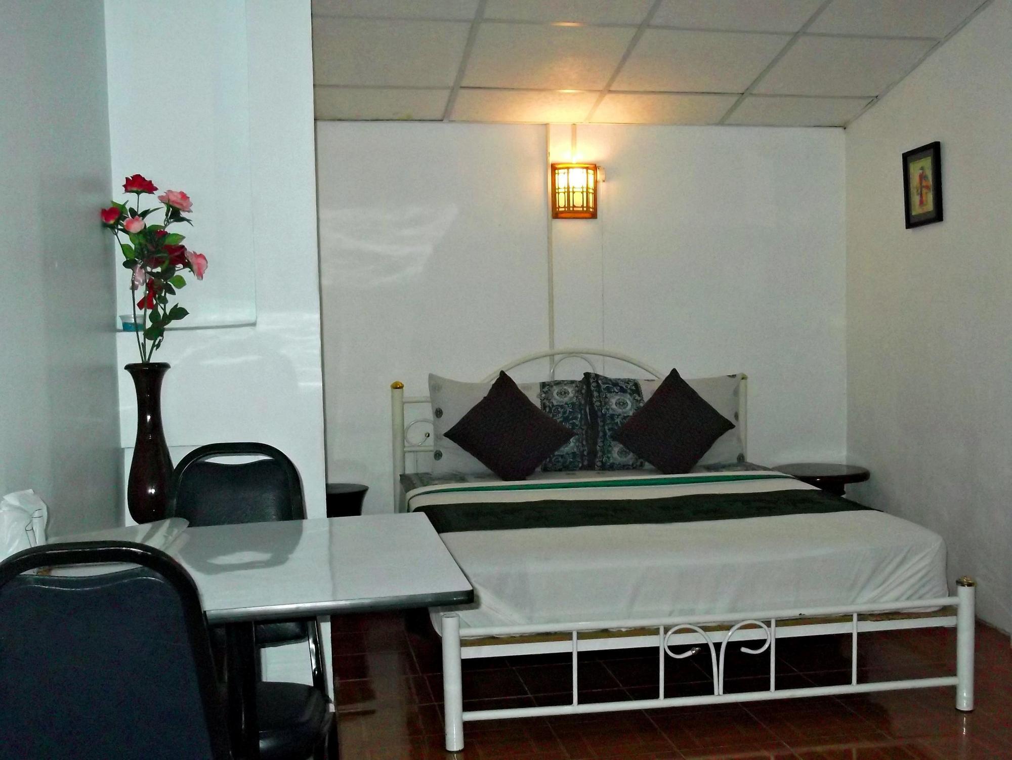 P.California Inter Hostel Nang Rong Zewnętrze zdjęcie