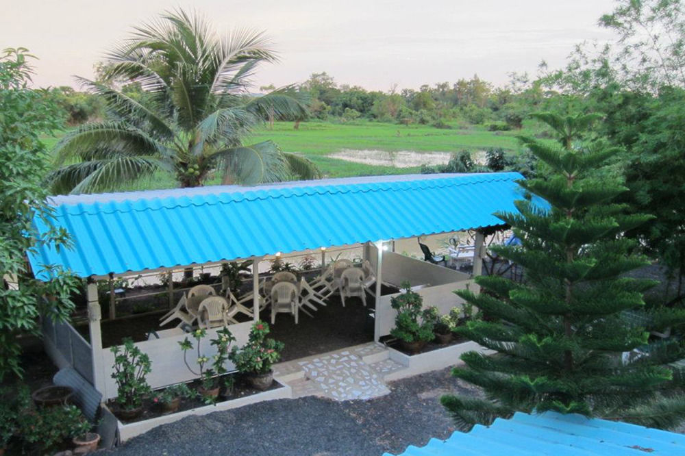 P.California Inter Hostel Nang Rong Zewnętrze zdjęcie