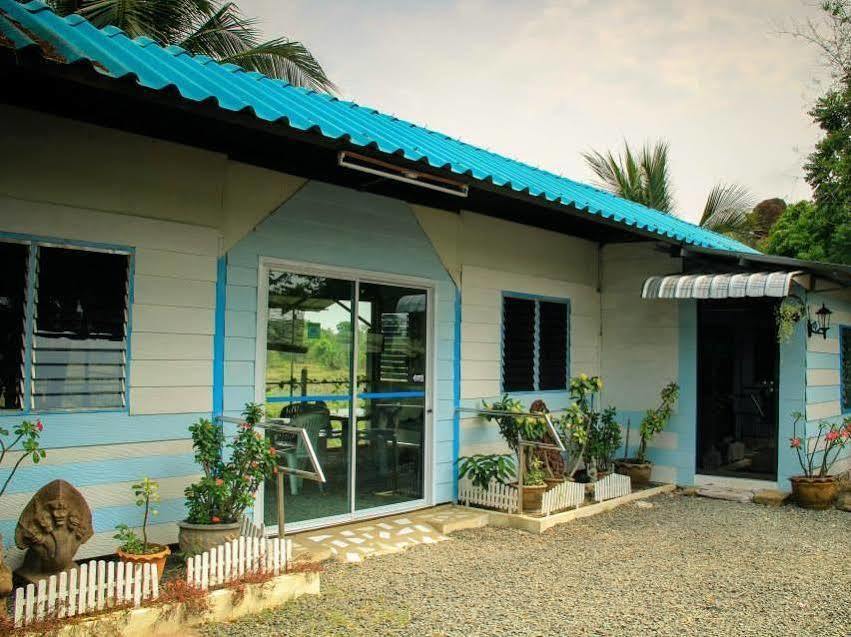 P.California Inter Hostel Nang Rong Zewnętrze zdjęcie